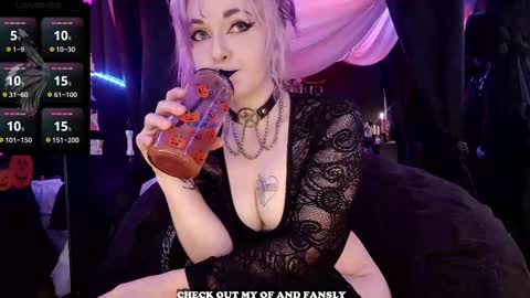 Giggles online show from 25, 9, 2025