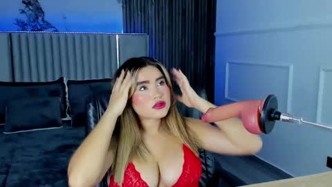 Gigi Doll online show from 28, 2, 2025