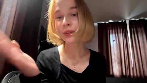 Molly online show from 5, 10, 2025