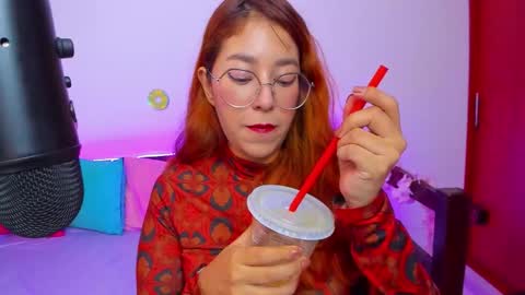 gigimooon online show from 14, 9, 2025