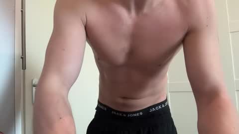 Snapshot of gigolo_amsterdam chatting on 17, 2, 2026 gigolo amsterdam023 online show from 17, 2, 2026