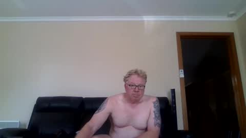 gimmmieoooo online show from 18, 2, 2026