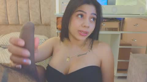 Snapshot of gina_akemi chatting on 12, 9, 2025 O GINA AND AKEMI online show from 12, 9, 2025