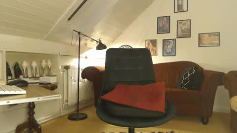 Snapshot of ginablondecam chatting on 25, 1, 2025 Gina online show from 25, 1, 2025