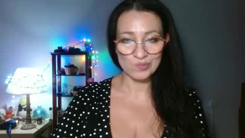 Snapshot of ginaoneon chatting on 20, 11, 2025 GinaONeon online show from 20, 11, 2025