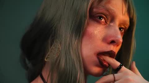        im expecting 350 thumbs up on my altar   online show from 21, 4, 2026