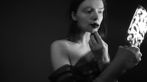        im expecting 350 thumbs up on my altar   online show from 26, 4, 2026