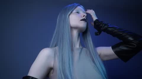        im expecting 350 thumbs up on my altar   online show from 27, 4, 2026