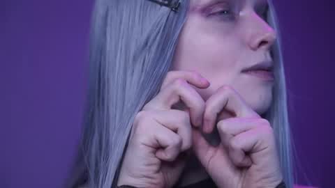        im expecting 350 thumbs up on my altar   online show from 29, 4, 2026