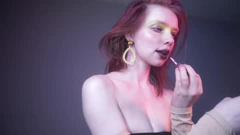        im expecting 350 thumbs up on my altar   online show from 24, 5, 2026