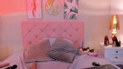 Snapshot of ginger_violetta chatting on 2, 3, 2025 Ginger online show from 2, 3, 2025