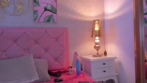 Snapshot of ginger_violetta chatting on 5, 3, 2025 Ginger online show from 5, 3, 2025