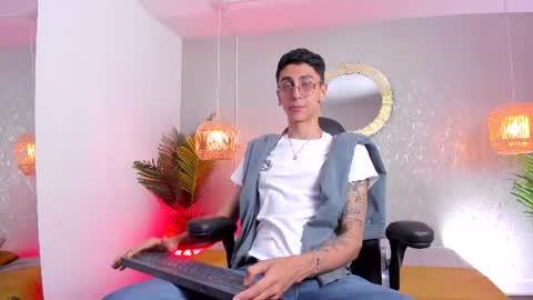 Snapshot of gio_carangi chatting on 24, 6, 2026 Gio Carangi online show from 24, 6, 2026
