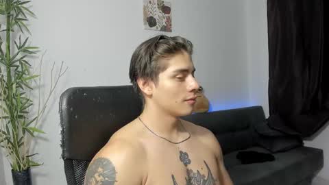 Snapshot of gio_russo chatting on 28, 12, 2024 GioRusso online show from 28, 12, 2024