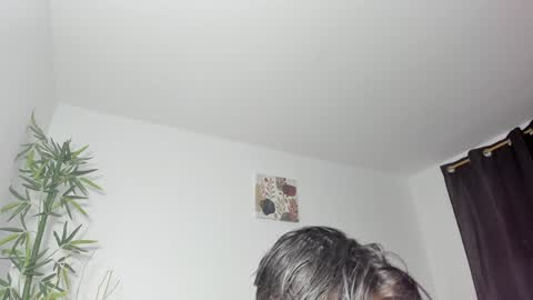 Snapshot of gio_russo chatting on 4, 1, 2025 GioRusso online show from 4, 1, 2025