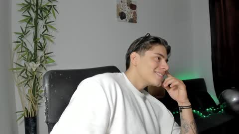 Snapshot of gio_russo chatting on 23, 1, 2025 GioRusso online show from 23, 1, 2025