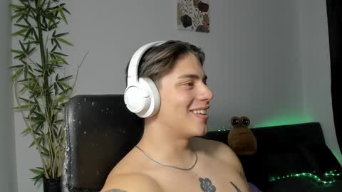 Snapshot of gio_russo chatting on 27, 1, 2025 GioRusso online show from 27, 1, 2025