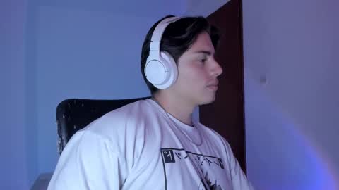 Snapshot of gio_russo chatting on 4, 10, 2025 GioRusso online show from 4, 10, 2025