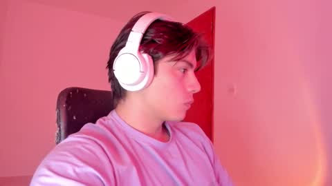 Snapshot of gio_russo chatting on 29, 10, 2025 GioRusso online show from 29, 10, 2025