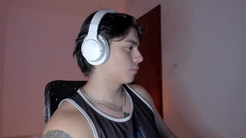 Snapshot of gio_russo chatting on 17, 11, 2025 GioRusso online show from 17, 11, 2025