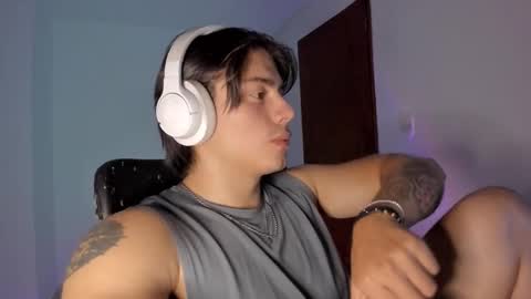 Snapshot of gio_russo chatting on 5, 12, 2025 GioRusso online show from 5, 12, 2025