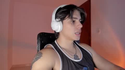 Snapshot of gio_russo chatting on 15, 12, 2025 GioRusso online show from 15, 12, 2025