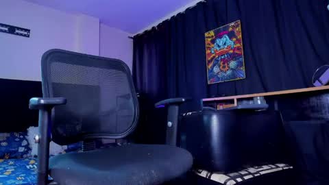 GIOMAR REYES online show from 25, 4, 2026