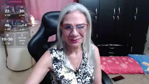Snapshot of giorgia_xue53 chatting on 19, 10, 2025 Mary online show from 19, 10, 2025