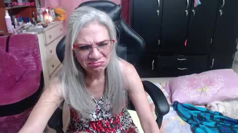 Snapshot of giorgia_xue53 chatting on 6, 11, 2025 Mary online show from 6, 11, 2025