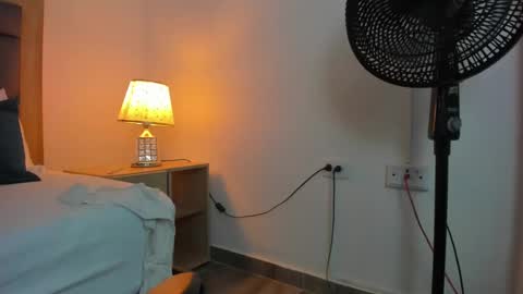 G I S E P L A online show from 4, 3, 2025