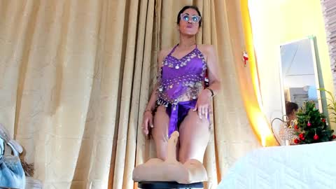 Girasol Walton online show from 26, 12, 2024