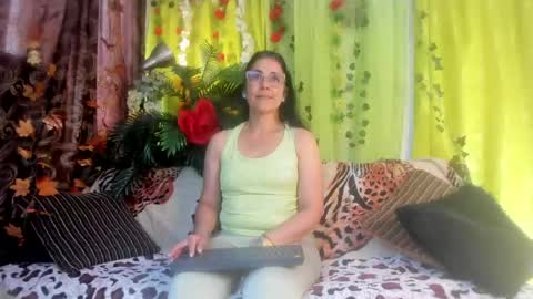 Snapshot of girasol_walton chatting on 31, 5, 2026 Girasol Walton online show from 31, 5, 2026