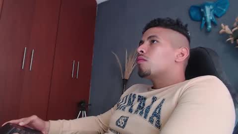 piggy boy online show from 29, 12, 2024