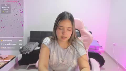 Snapshot of girl_alana chatting on 26, 11, 2025 Alana online show from 26, 11, 2025