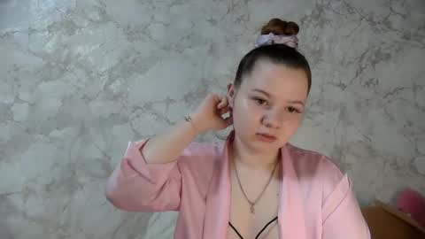 girl_cute07 online show from 14, 4, 2026