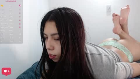 Snapshot of girl_honey_ chatting on 8, 6, 2026 Aleja online show from 8, 6, 2026
