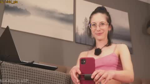Snapshot of girl_i_am chatting on 3, 5, 2026 Nikki online show from 3, 5, 2026