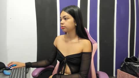 girl_princess18 online show from 22, 12, 2025