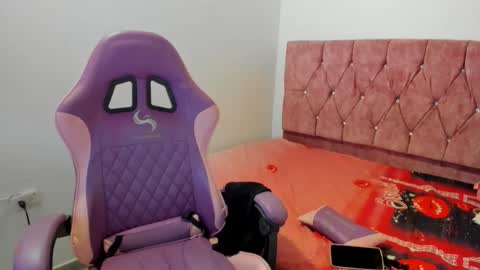 girl_princess18 online show from 28, 4, 2026