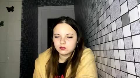 girl_shy07 online show from 13, 12, 2025