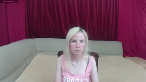 Snapshot of girl_summer97 chatting on 12, 6, 2026 Katia online show from 12, 6, 2026