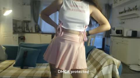 Girlfriend online show from 2, 3, 2025