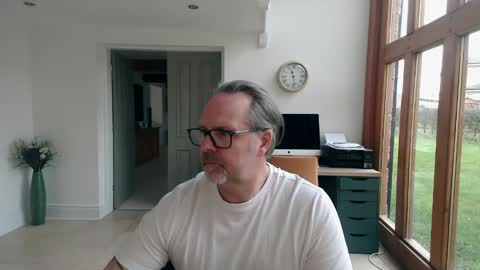 girlsandbikes online show from 23, 1, 2025