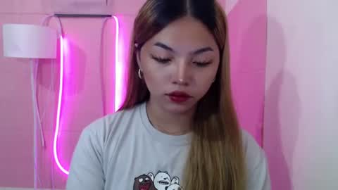 Snapshot of girlthatuneedxxx chatting on 2, 3, 2025 Rhaine online show from 2, 3, 2025