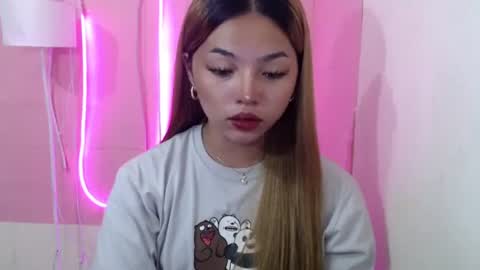 Snapshot of girlthatuneedxxx chatting on 2, 3, 2025 Rhaine online show from 2, 3, 2025