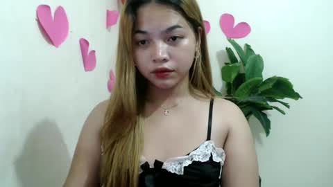 Snapshot of girlthatuneedxxx chatting on 7, 3, 2025 Rhaine online show from 7, 3, 2025