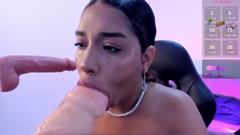 Snapshot of giselle_messy chatting on 1, 8, 2026 Giselle online show from 1, 8, 2026