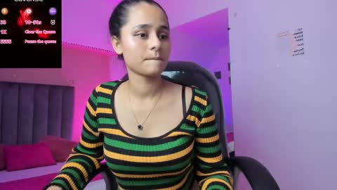 GISELLE ROLDAN online show from 22, 4, 2026