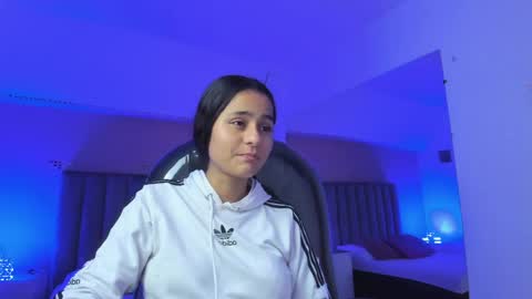 Snapshot of giselle_roldan chatting on 21, 5, 2026 GISELLE ROLDAN online show from 21, 5, 2026
