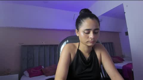 Snapshot of giselle_roldan chatting on 27, 5, 2026 GISELLE ROLDAN online show from 27, 5, 2026